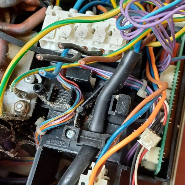 Esempio dalla galleria fotografica di LIFE CLIMA SRL: Riparazione