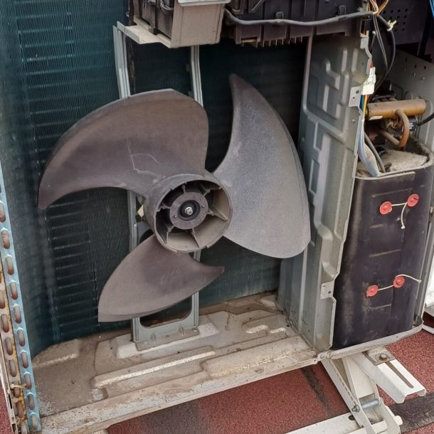 Esempio dalla galleria fotografica di LIFE CLIMA SRL: Riparazione