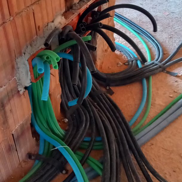 Esempio dalla galleria fotografica di LIFE CLIMA SRL: Impianti idraulici ed elettrici